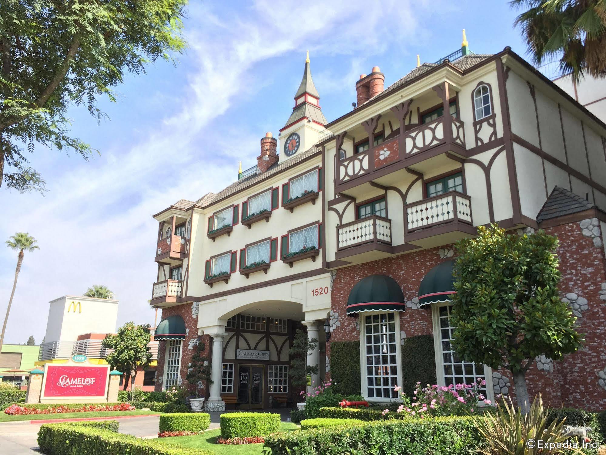 Anaheim Camelot Inn & Suites Exterior photo