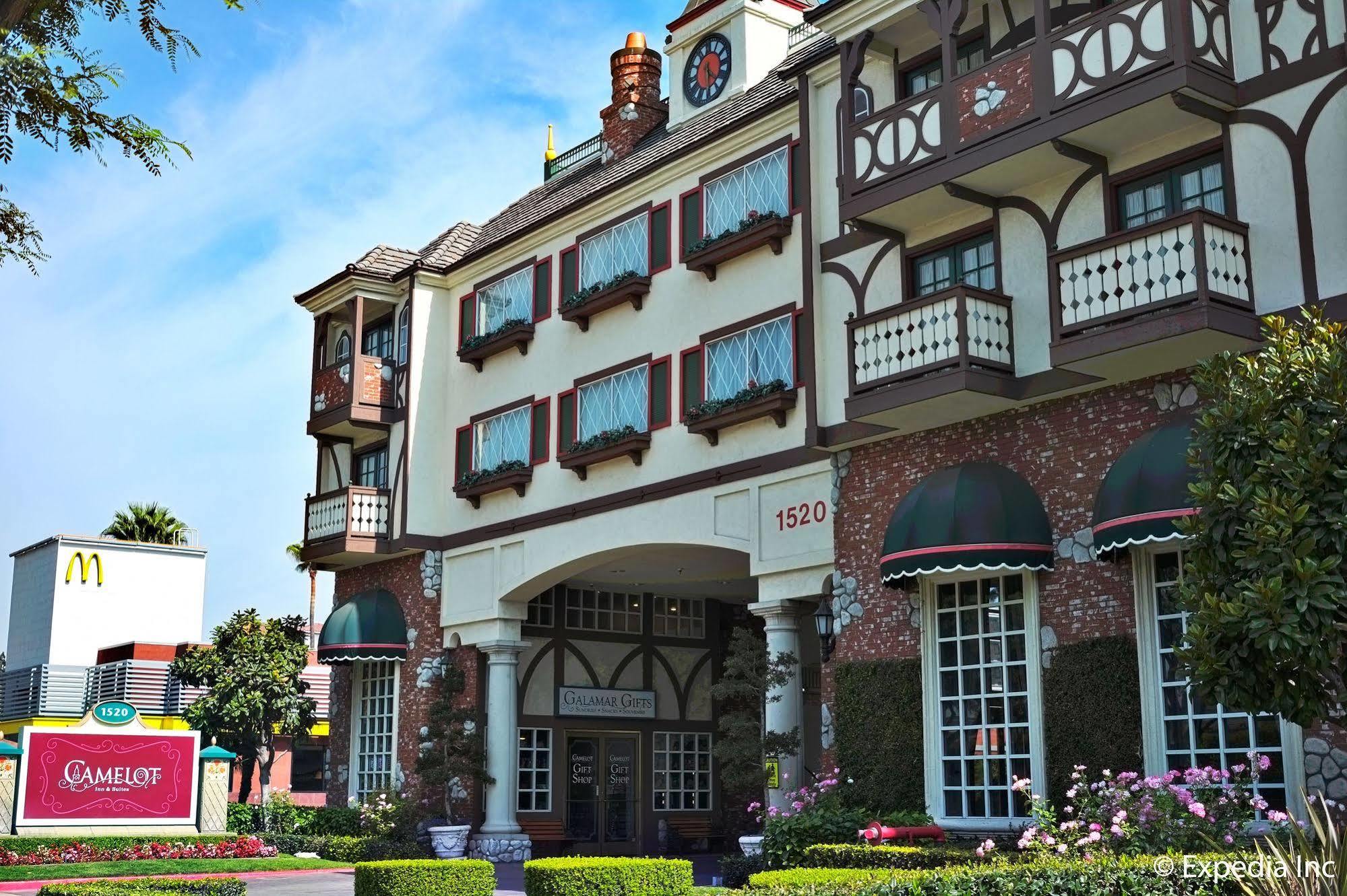 Anaheim Camelot Inn & Suites Exterior photo